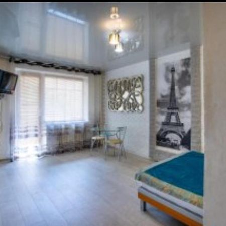 Студия На Проспекте Мира Mykolajiv Exteriér fotografie